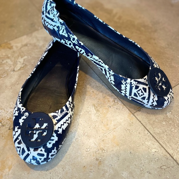 Tory Burch size 9 navy blue off white ballet flat - Picture 4 of 6